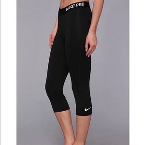 Nike Pro Cropped Leggings